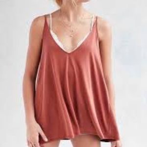 Silence + Noise XS maroon tank